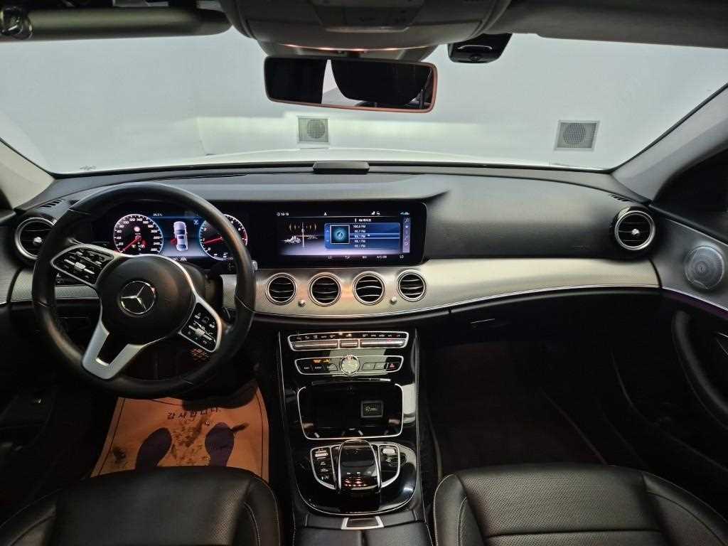 Mercedes Benz E class - Vista 7