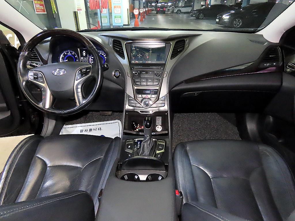 HYUNDAI Grandeur - Vista 10