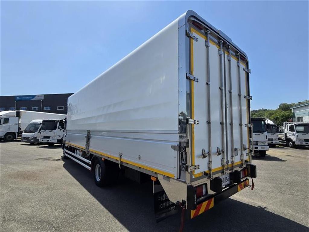 medium and large cargo truck - Vista 5