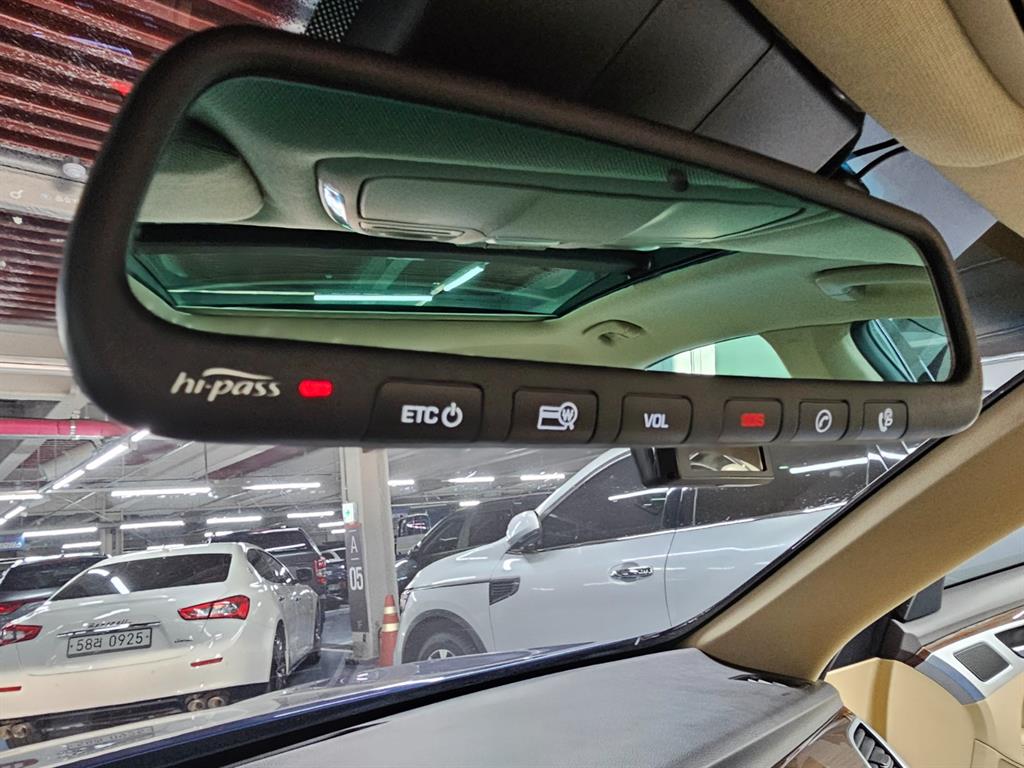 HYUNDAI Genesis - Vista 11