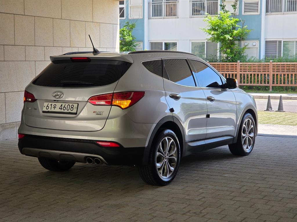HYUNDAI Santa Fe - Vista 5
