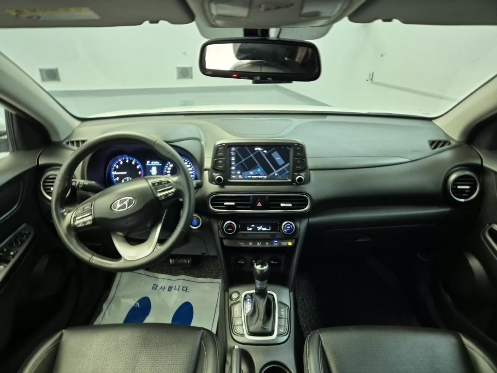 HYUNDAI Kona - Vista 7