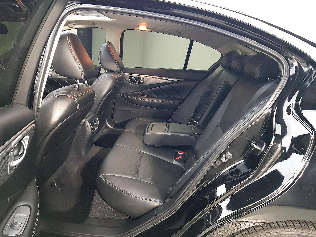 Infiniti Q - Vista 9