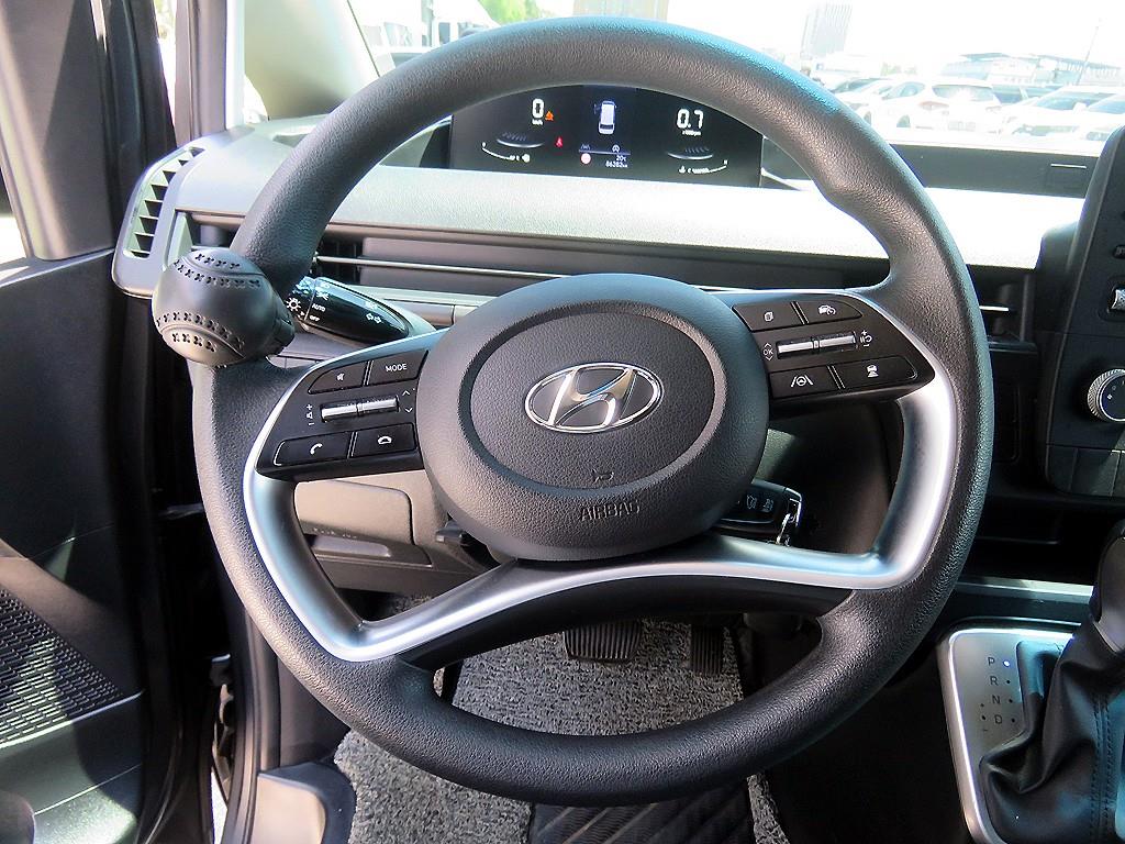 HYUNDAI Staria - Vista 11