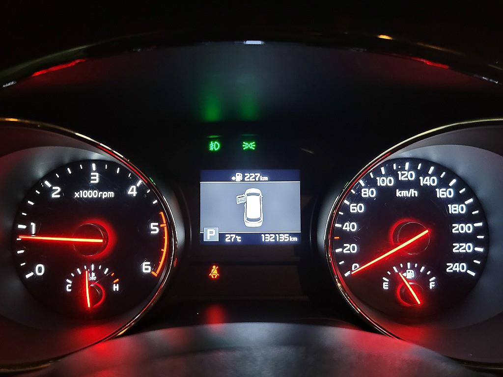 KIA Carnival - Vista 10