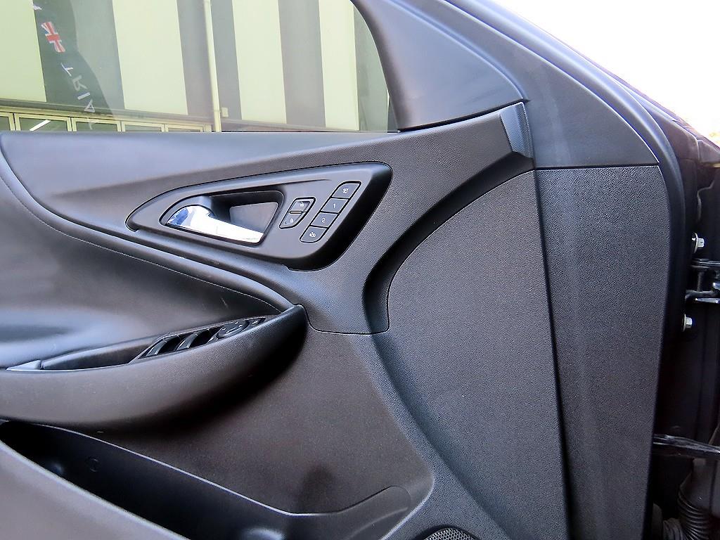 Chevrolet Malibu - Vista 11