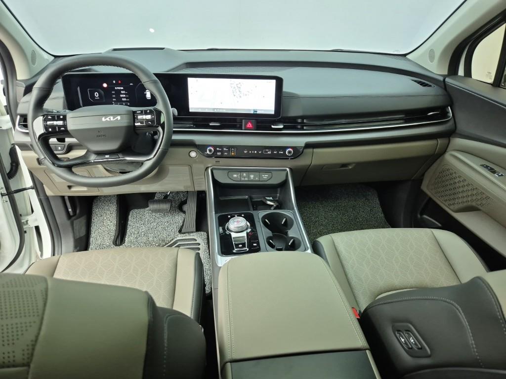 KIA Carnival - Vista 5