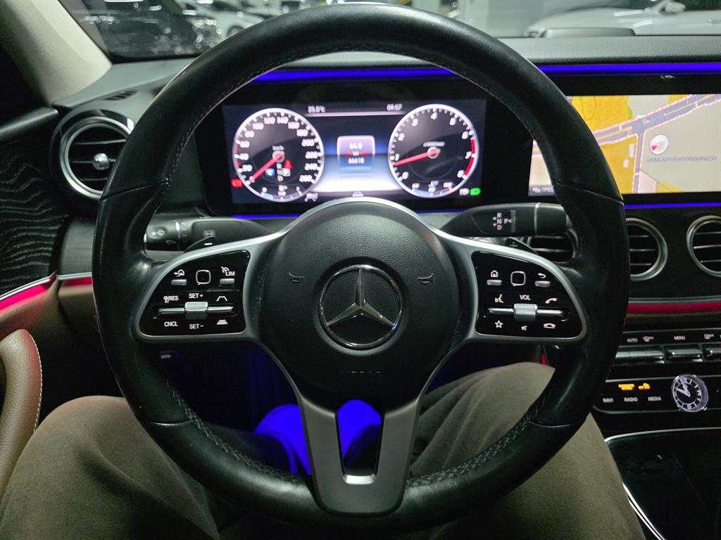 Mercedes Benz E class - Vista 9