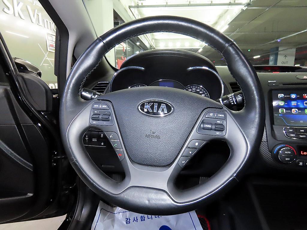 KIA K3 - Vista 8