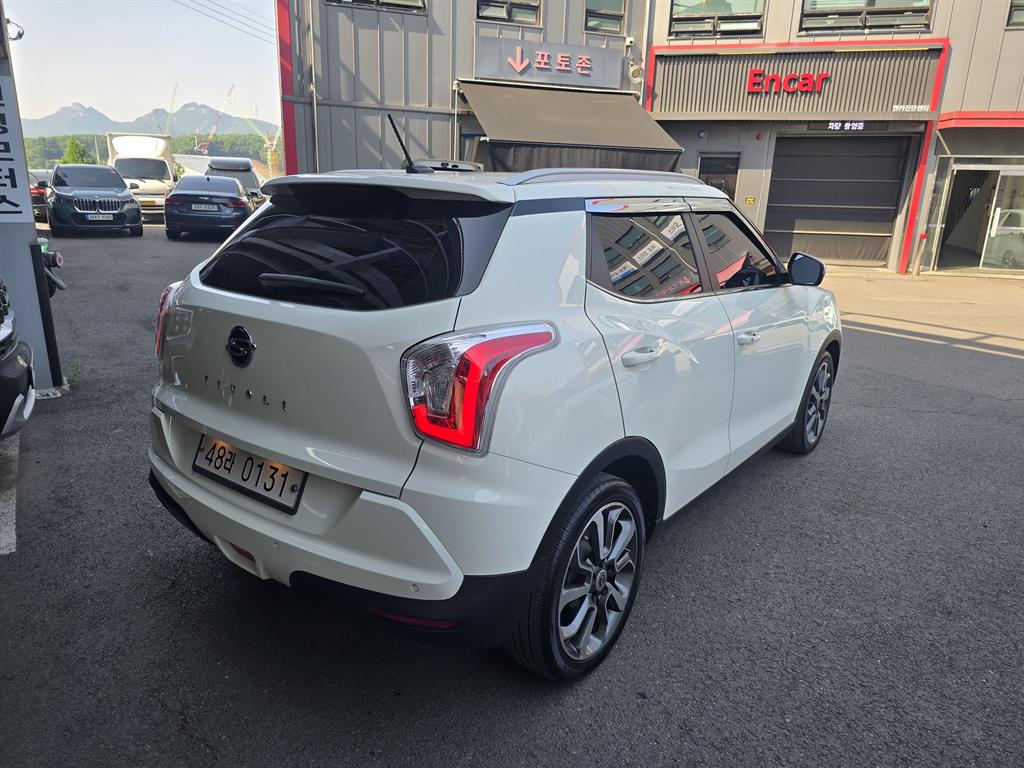 Ssangyong Tivoli - Vista 4