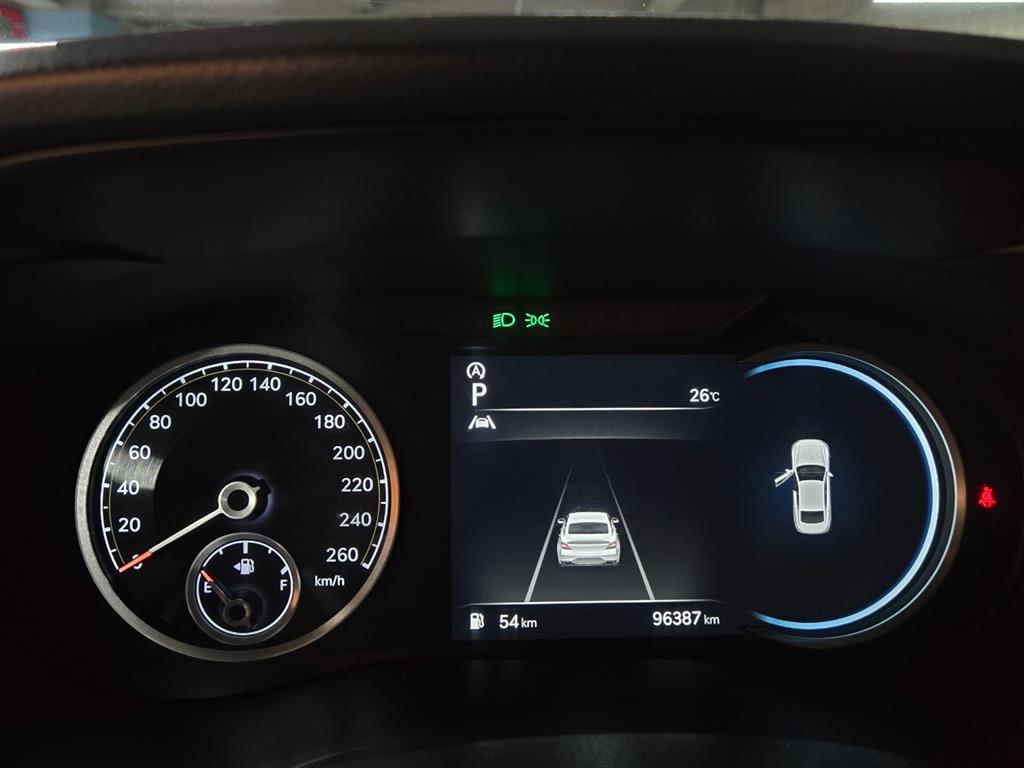 Genesis G70 - Vista 9