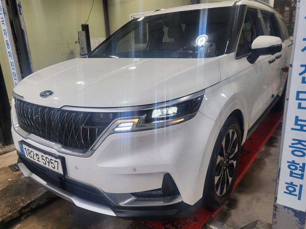 KIA Carnival - Vista 2