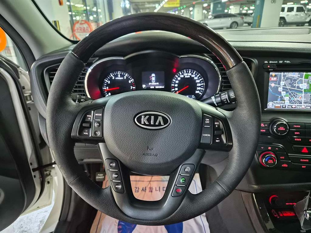 KIA K5 - Vista 8