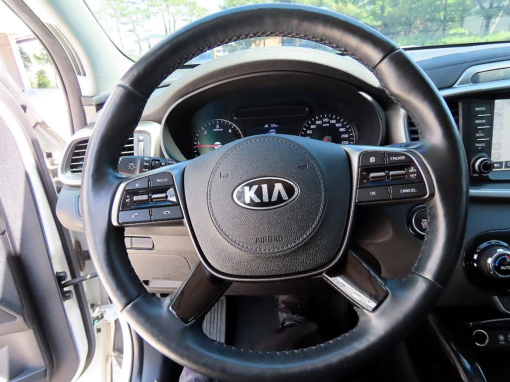 KIA Sorento - Vista 8