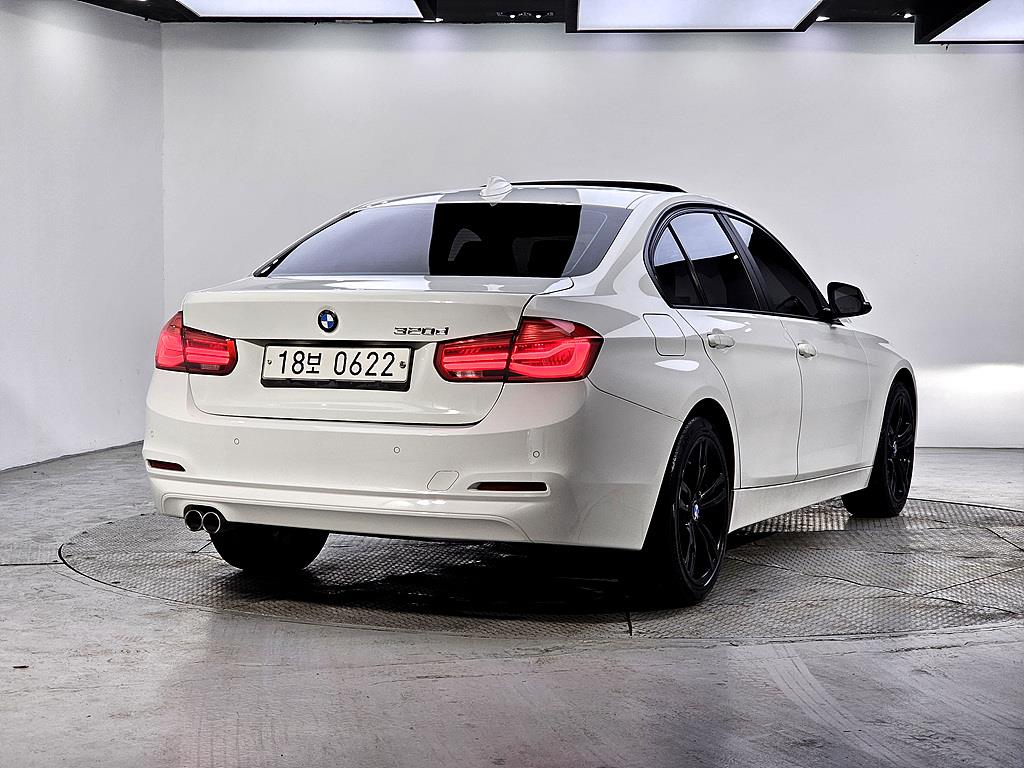 BMW 3 series - Vista 4
