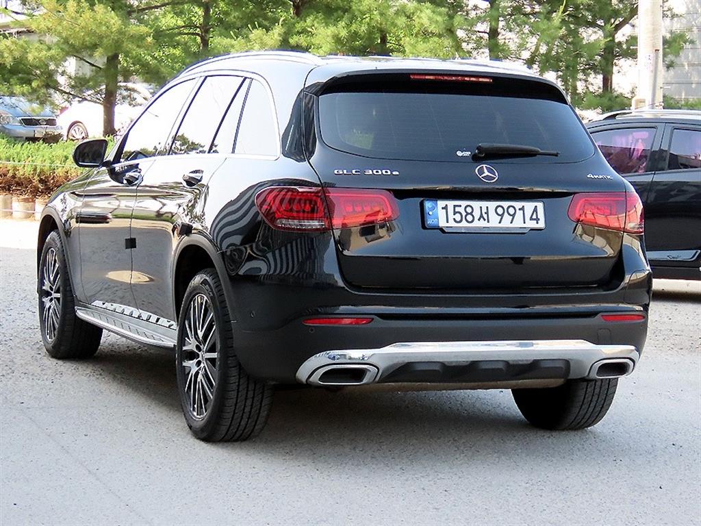 Mercedes Benz GLC Class - Vista 3