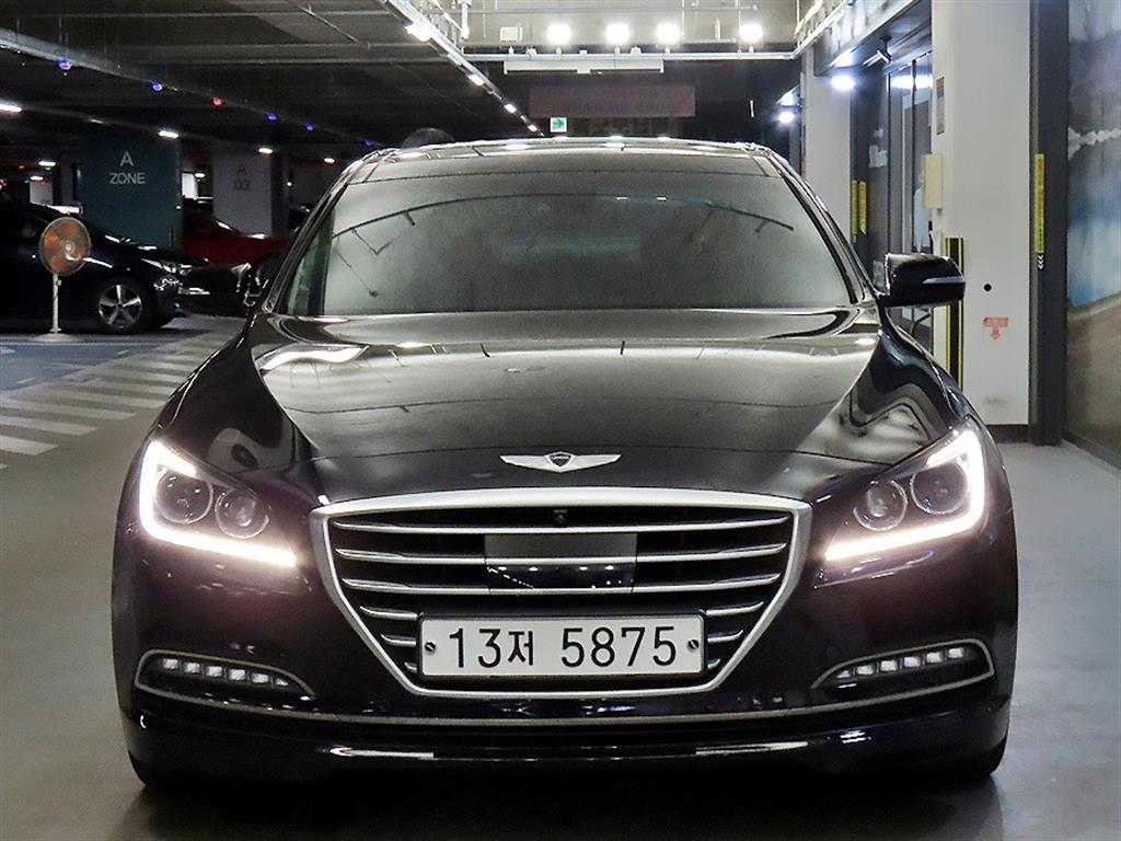 HYUNDAI Genesis - Vista 2