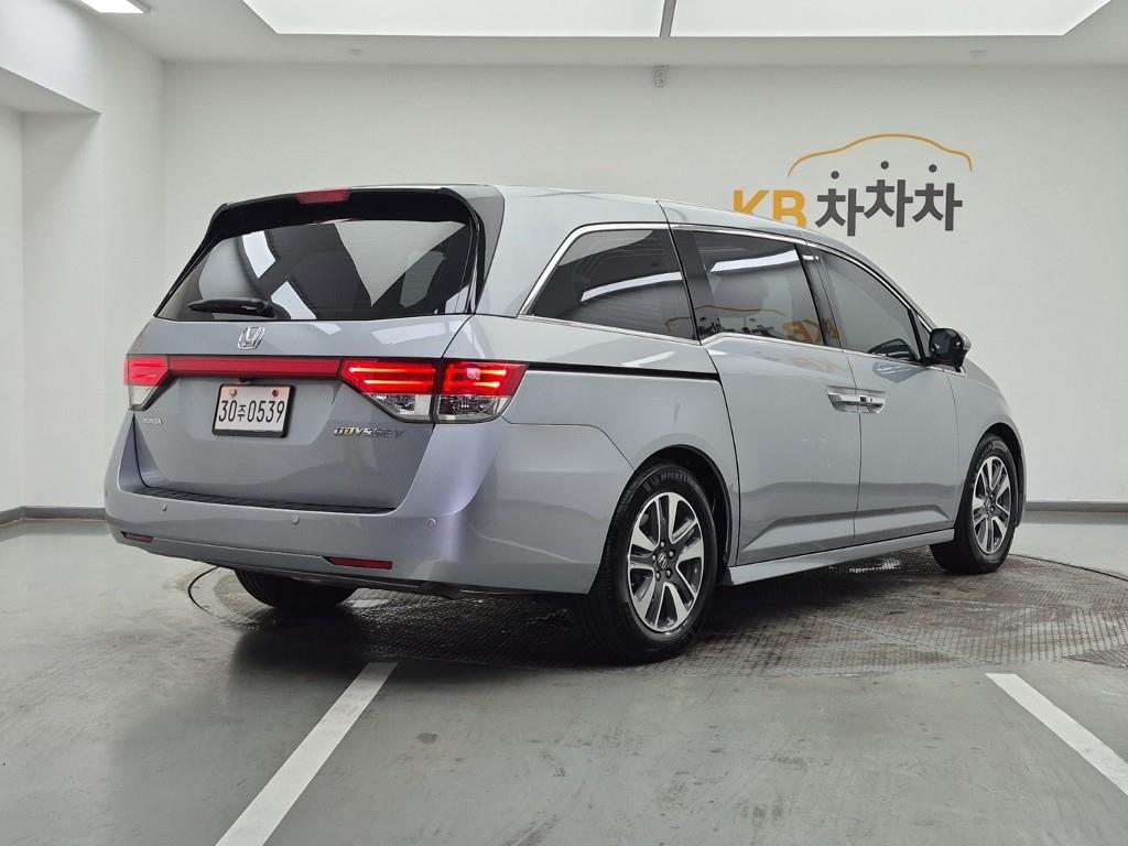 Honda Odyssey - Vista 4