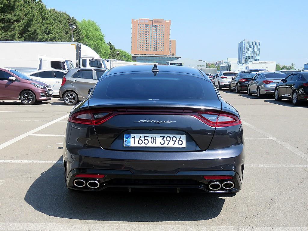 KIA Stinger - Vista 3