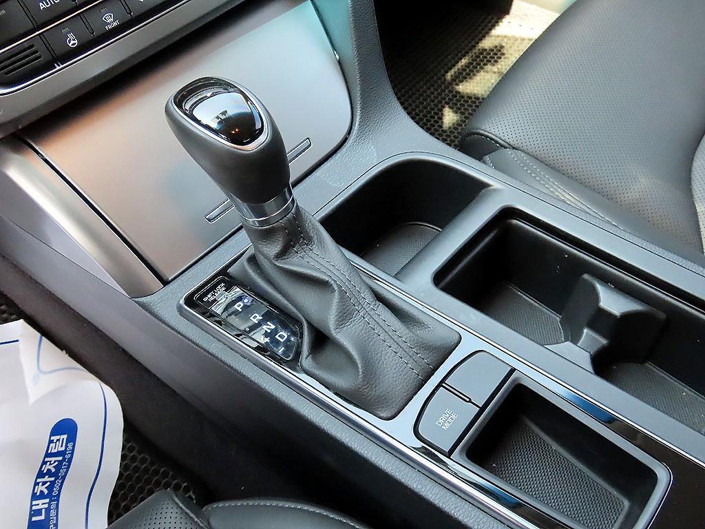HYUNDAI Sonata - Vista 10