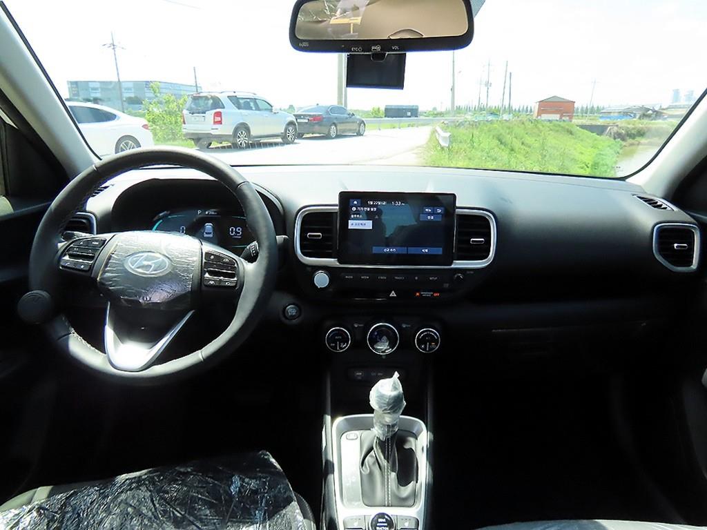 HYUNDAI Venue - Vista 9