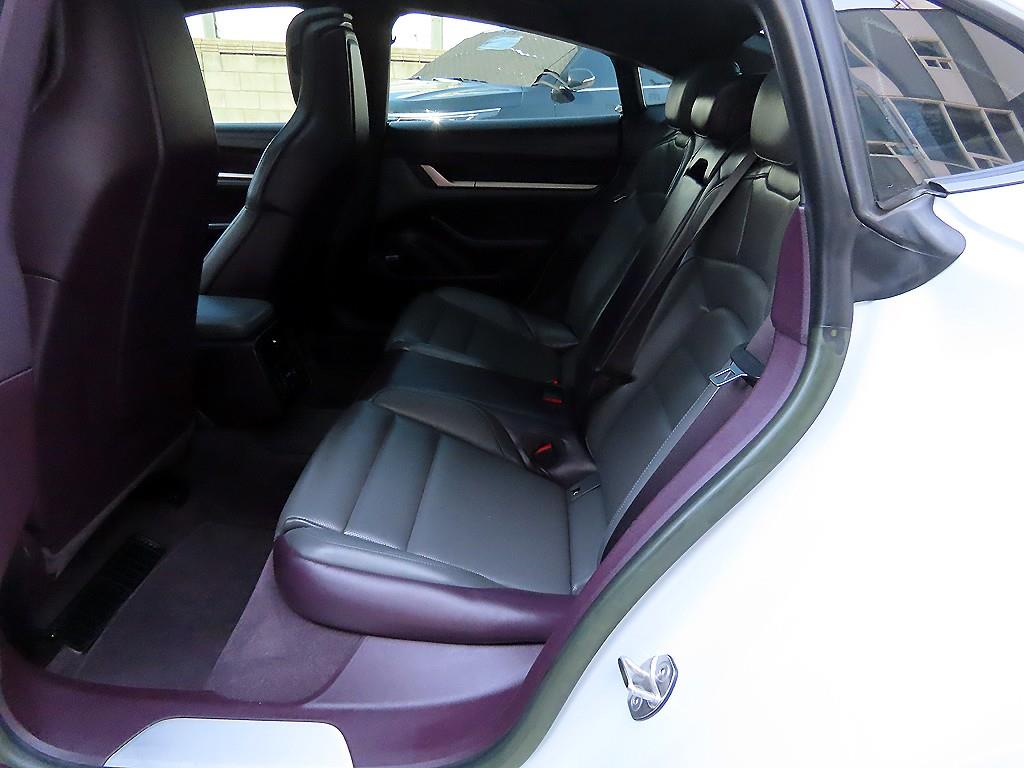 Porsche Taycan - Vista 6
