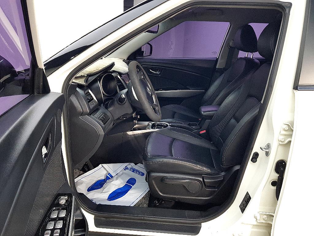 Ssangyong Tivoli - Vista 8