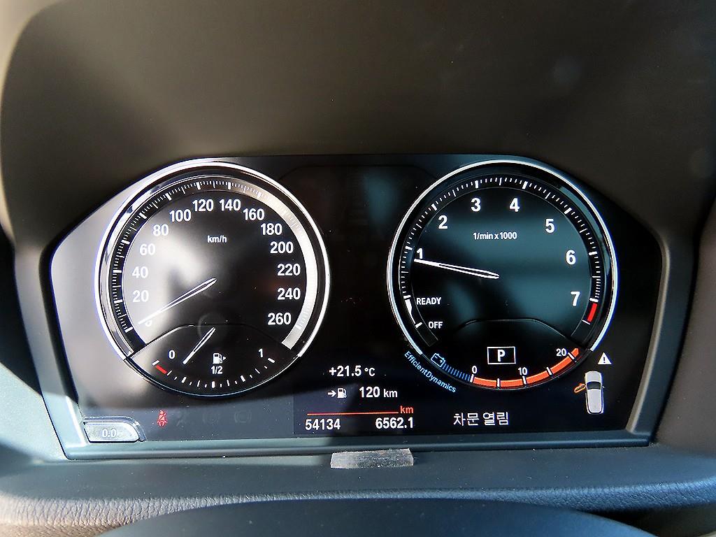 BMW X2 - Vista 9