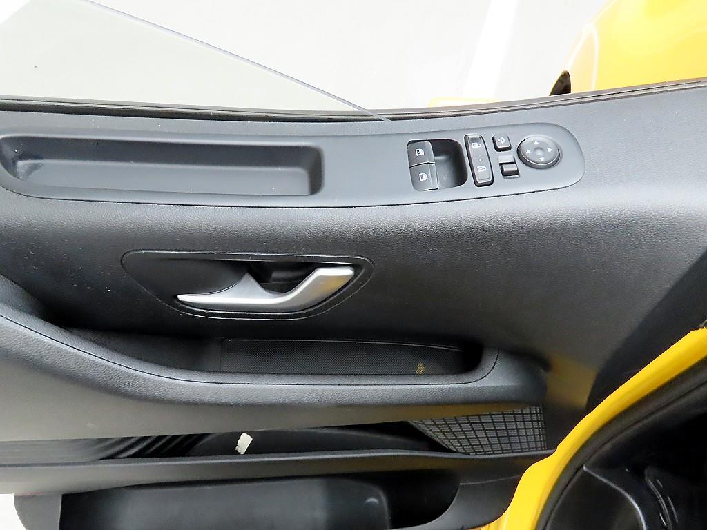 HYUNDAI Staria - Vista 11