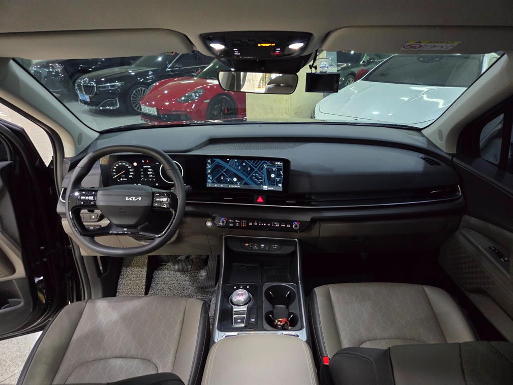 KIA Carnival - Vista 9