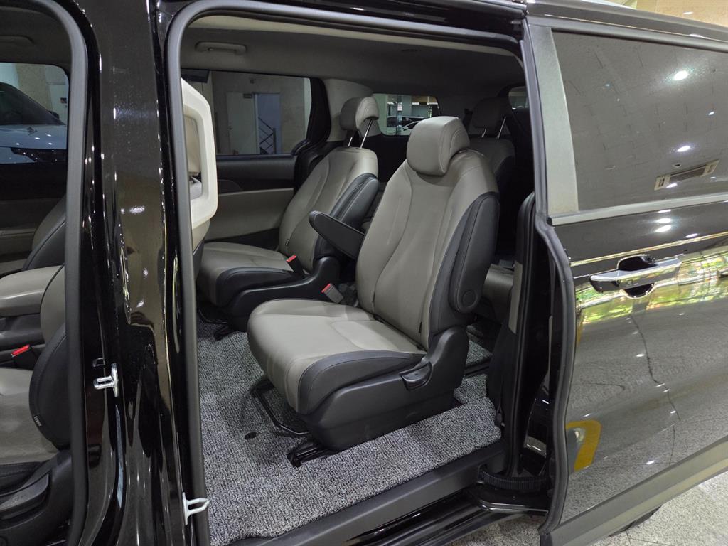 KIA Carnival - Vista 7