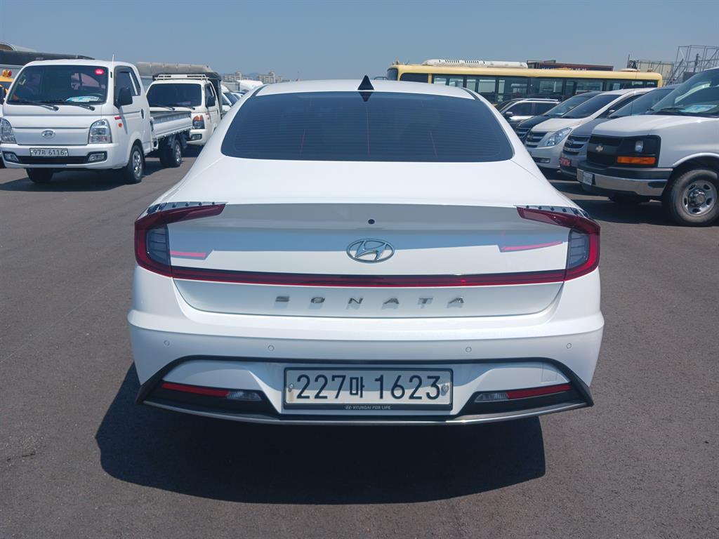 HYUNDAI Sonata - Vista 4