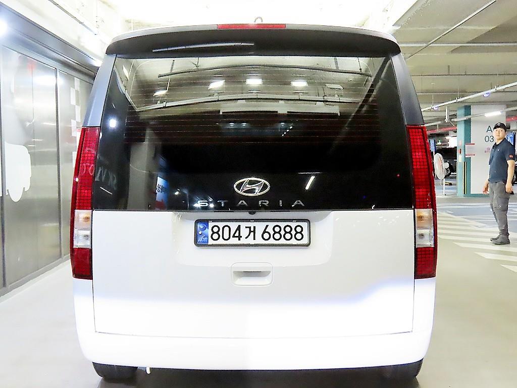 HYUNDAI Staria - Vista 5