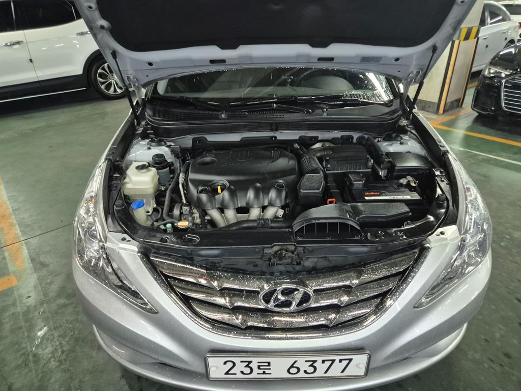 HYUNDAI Sonata - Vista 3