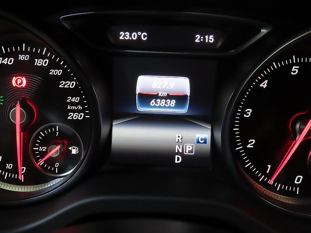 Mercedes Benz GLA Class - Vista 9