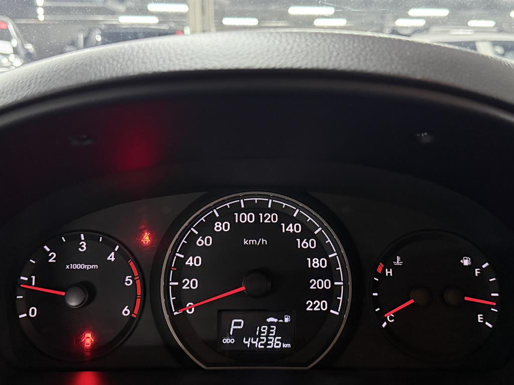 HYUNDAI Starex 2016 Gris - Importación desde Corea - HF Imports Iquique - Foto 13