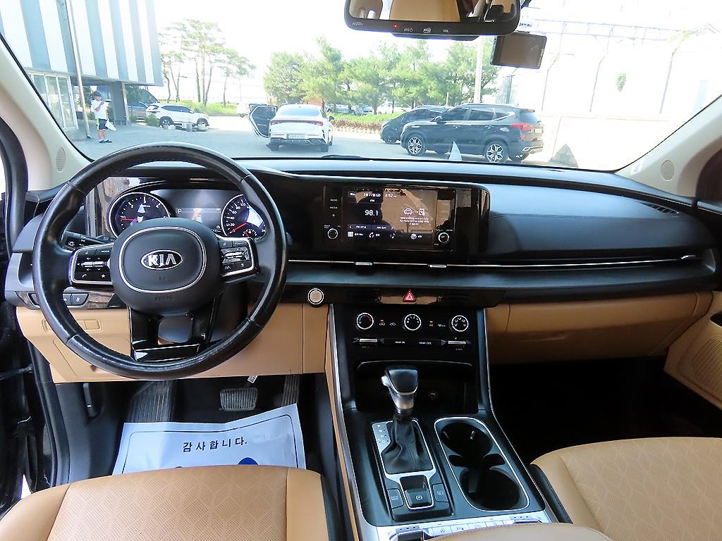KIA Carnival - Vista 8