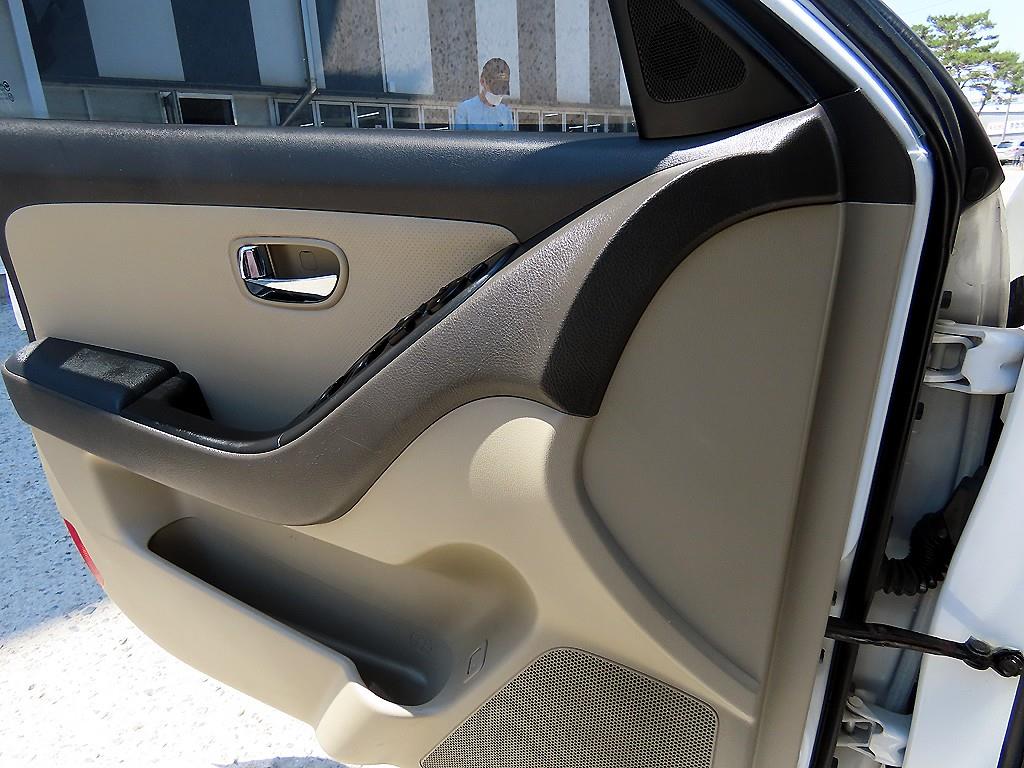HYUNDAI Avante - Vista 11