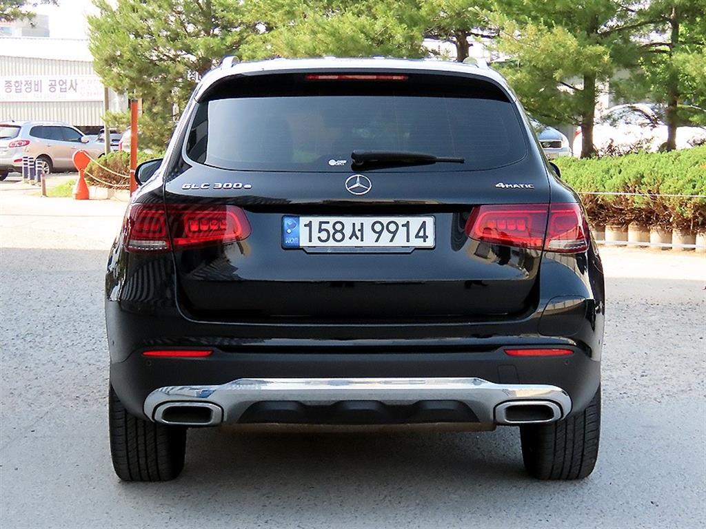 Mercedes Benz GLC Class - Vista 4