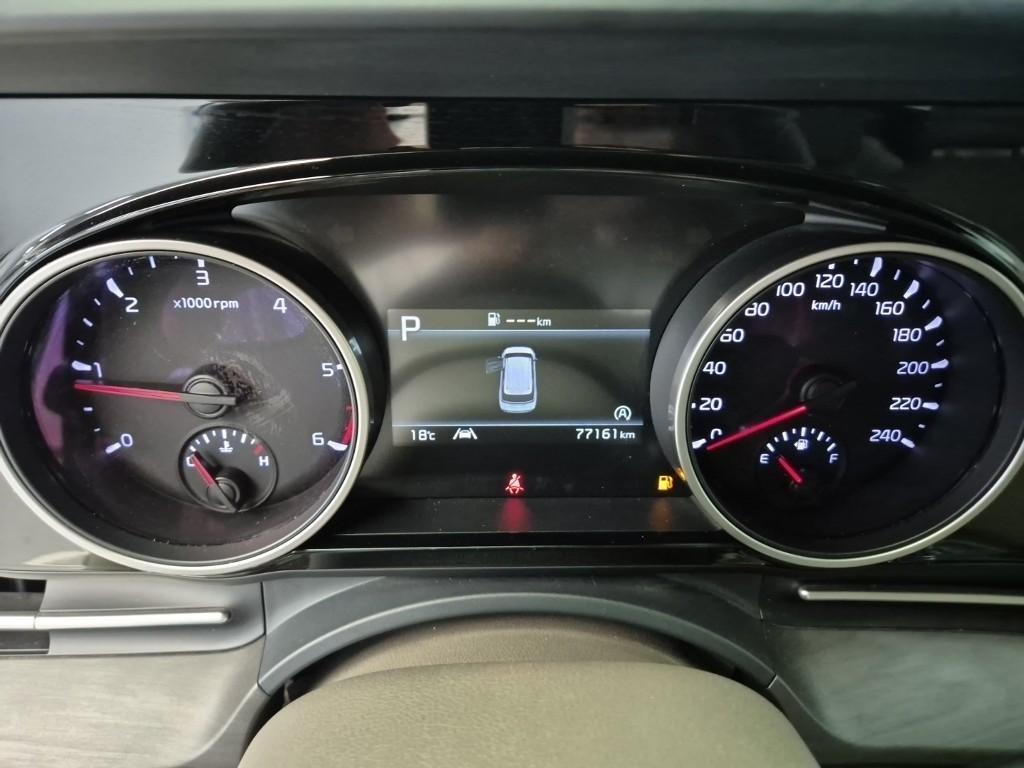 KIA Carnival - Vista 6