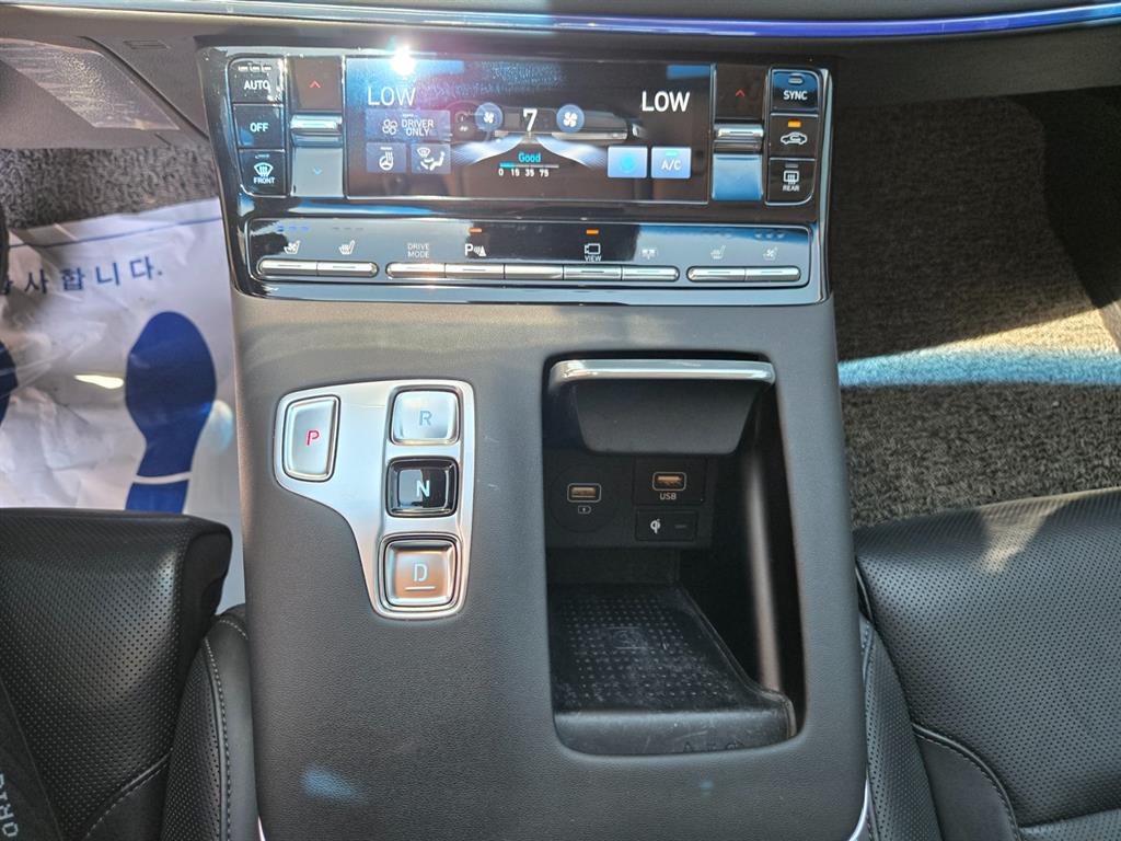 HYUNDAI Grandeur - Vista 10