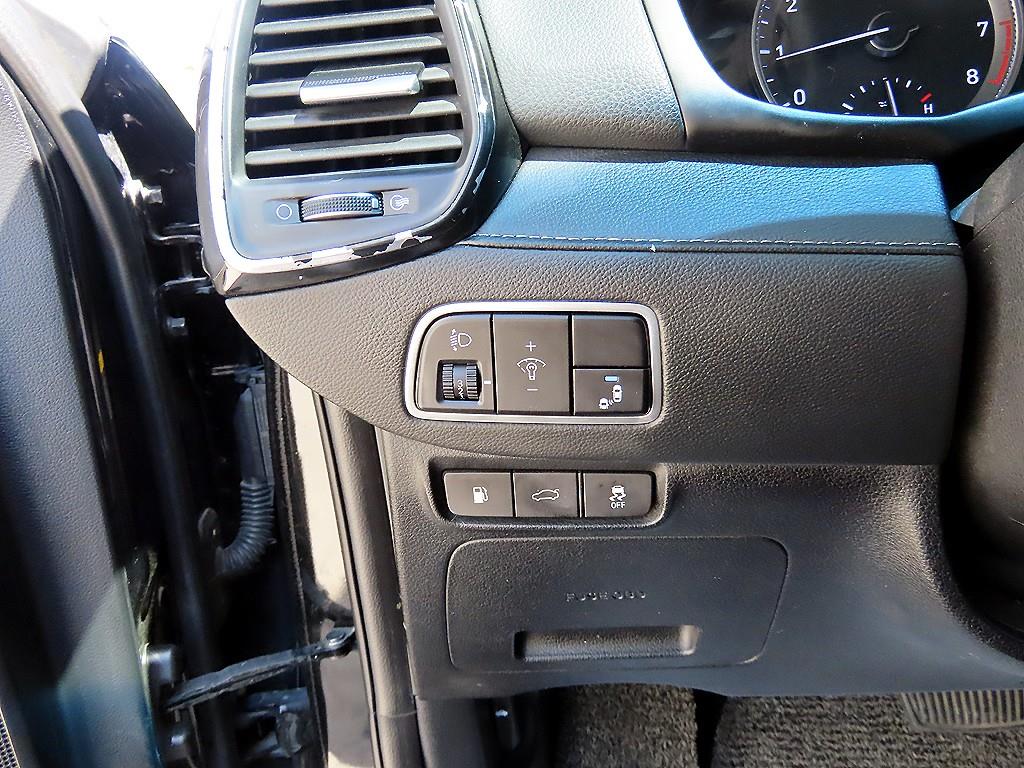 HYUNDAI Grandeur - Vista 12