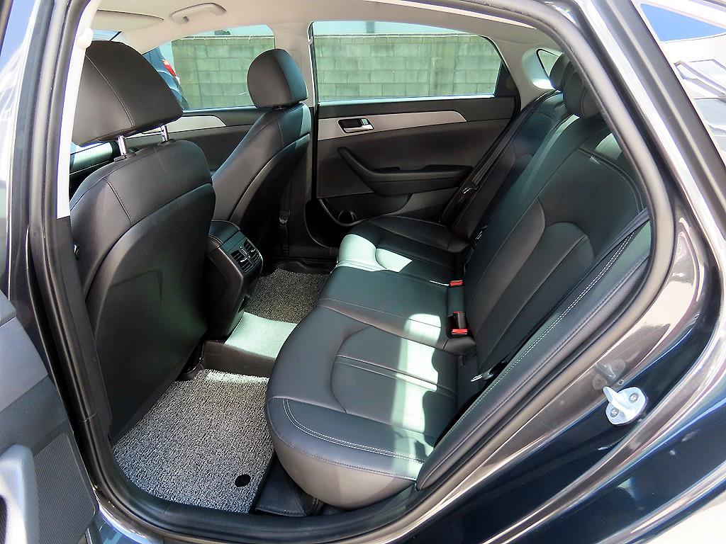 HYUNDAI Sonata - Vista 6