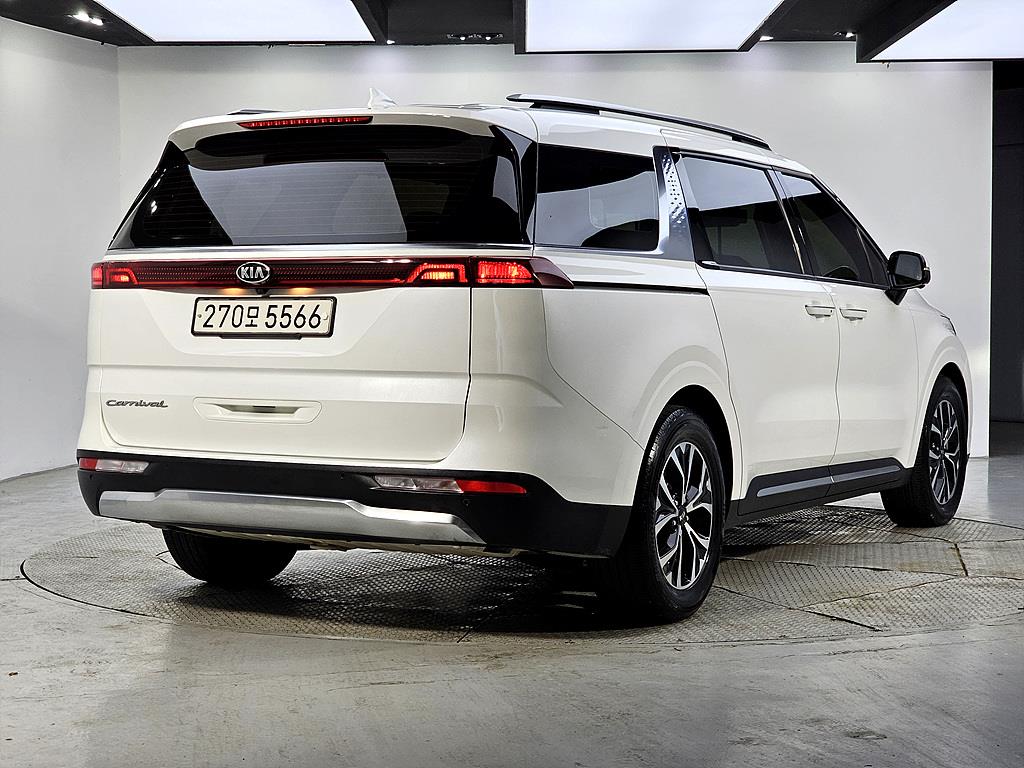 KIA Carnival - Vista 4