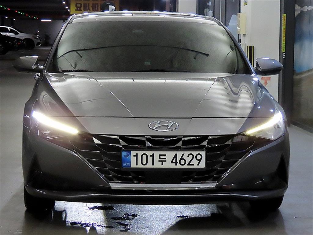 HYUNDAI Avante - Vista 2
