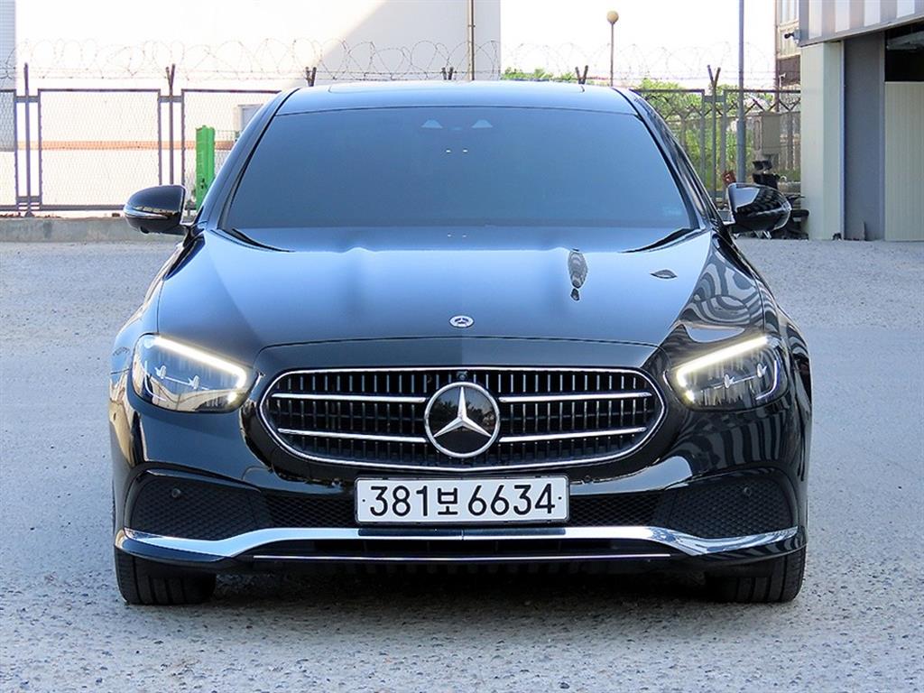 Mercedes Benz E class - Vista 2