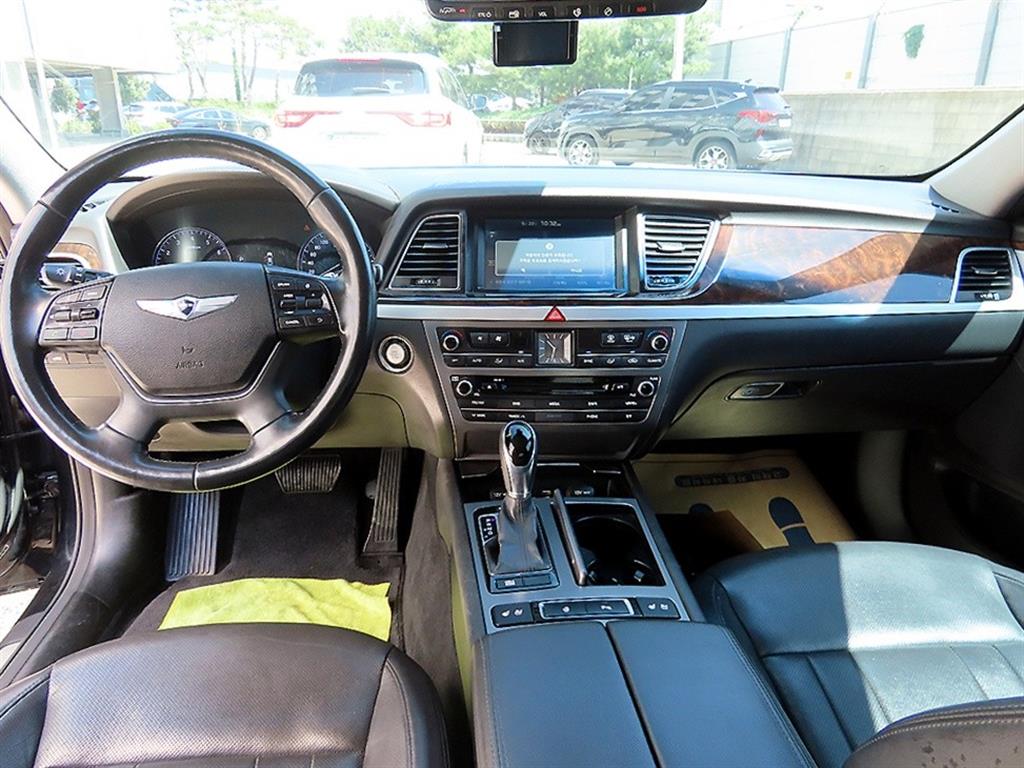 HYUNDAI Genesis - Vista 7