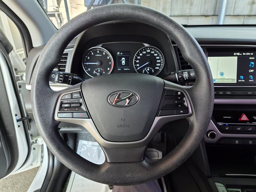 HYUNDAI Avante - Vista 8