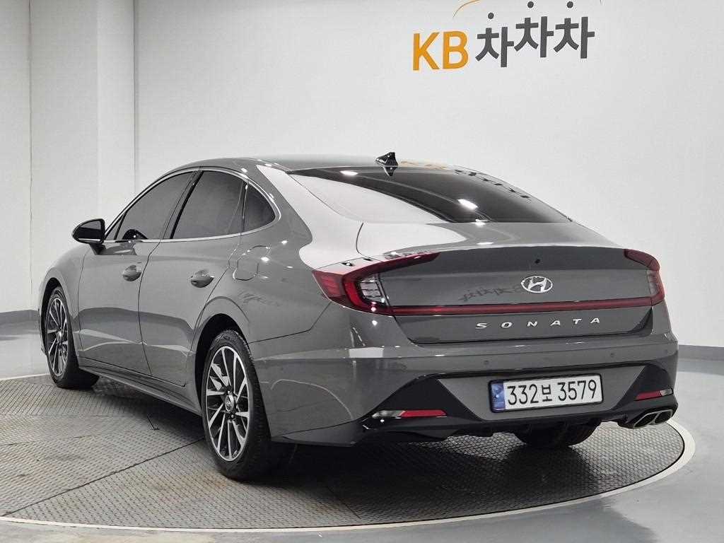 HYUNDAI Sonata - Vista 2
