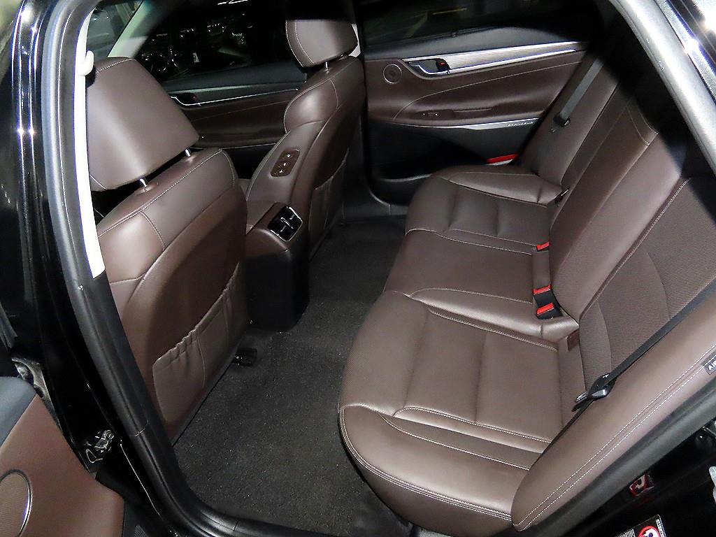 HYUNDAI Grandeur - Vista 7